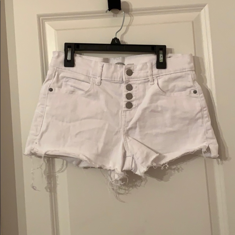 white mid rise old navy boyfriend shorts